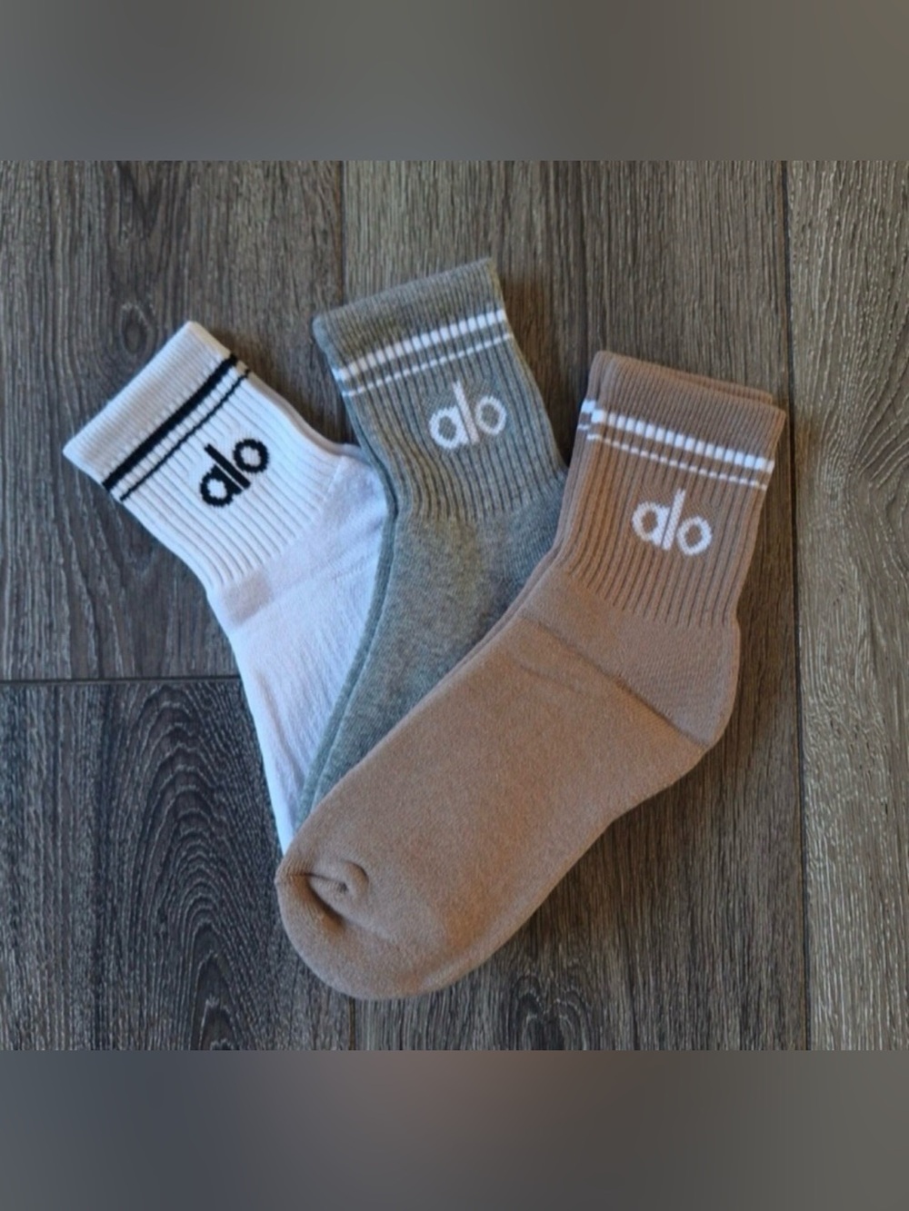 Alo Throwback socks 3 pairs brand new